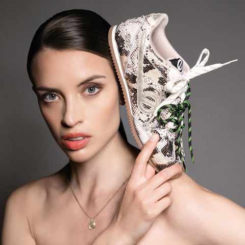 EVO RUN W SNAKE KISS DORÉ - Collier orné de Cristaux Swarovski® inclus - Image principale
