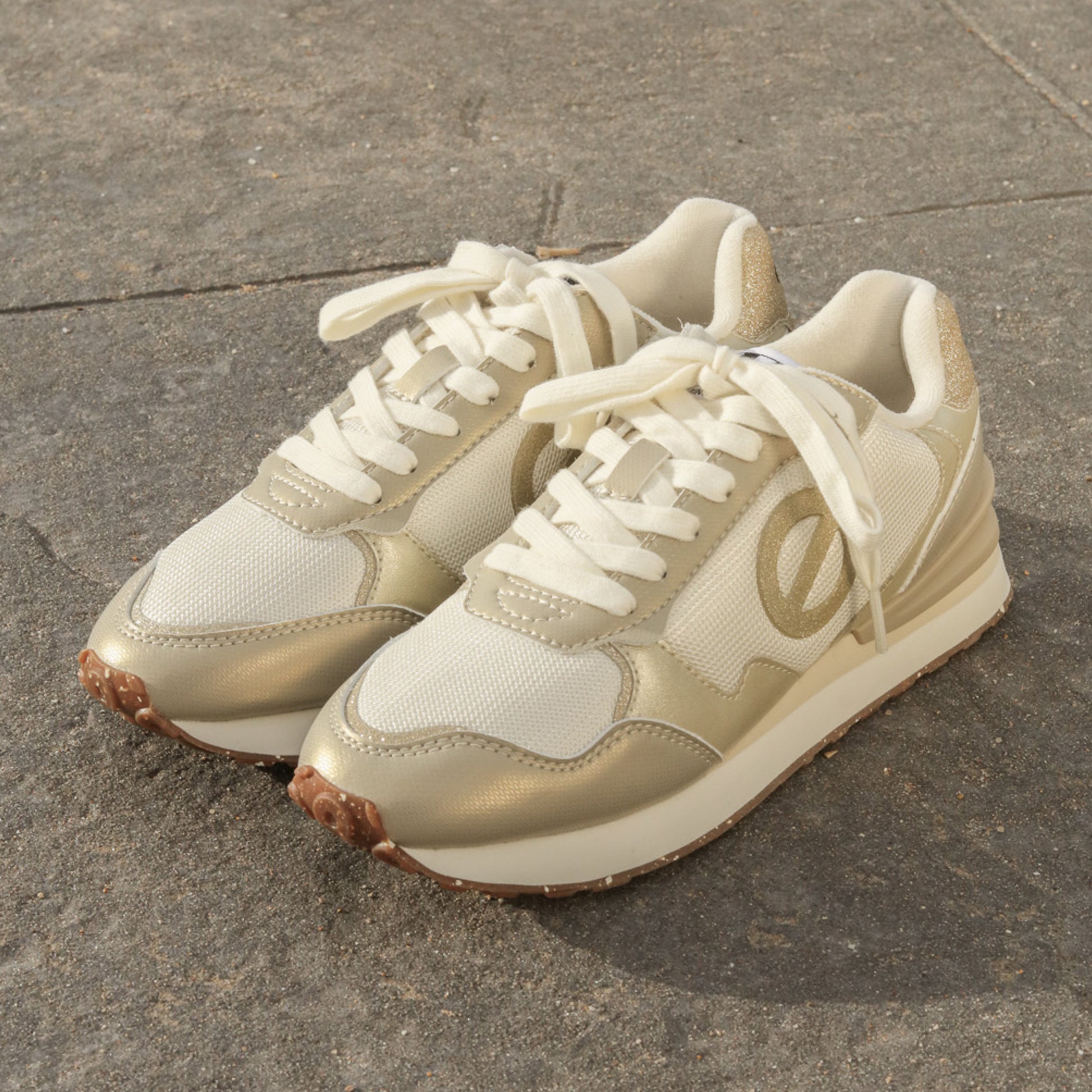 TOVA RUNNER -  BLANC CASSE/DORE